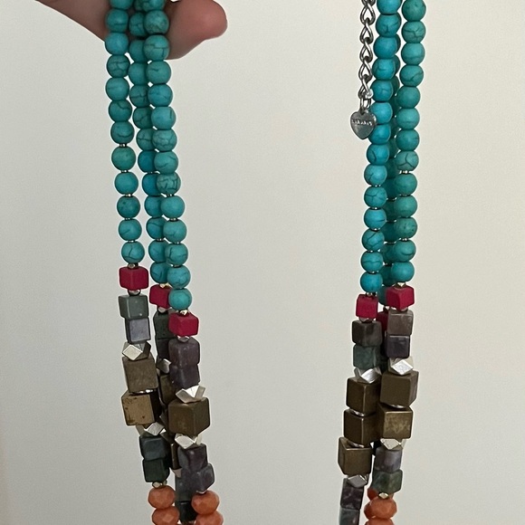 Triple-strand semiprecious stone statement necklace turquoise pink - Picture 5 of 9